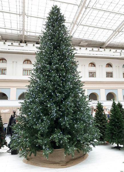 Елка искусственная Сказочная с лампами 7,0 м